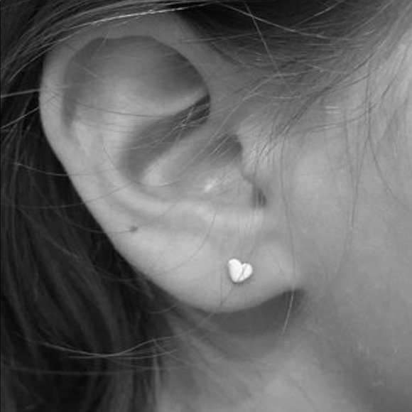 DAINTY HEART EARRING & CLAVICLE NECKLACE SET - Picture 2 of 2